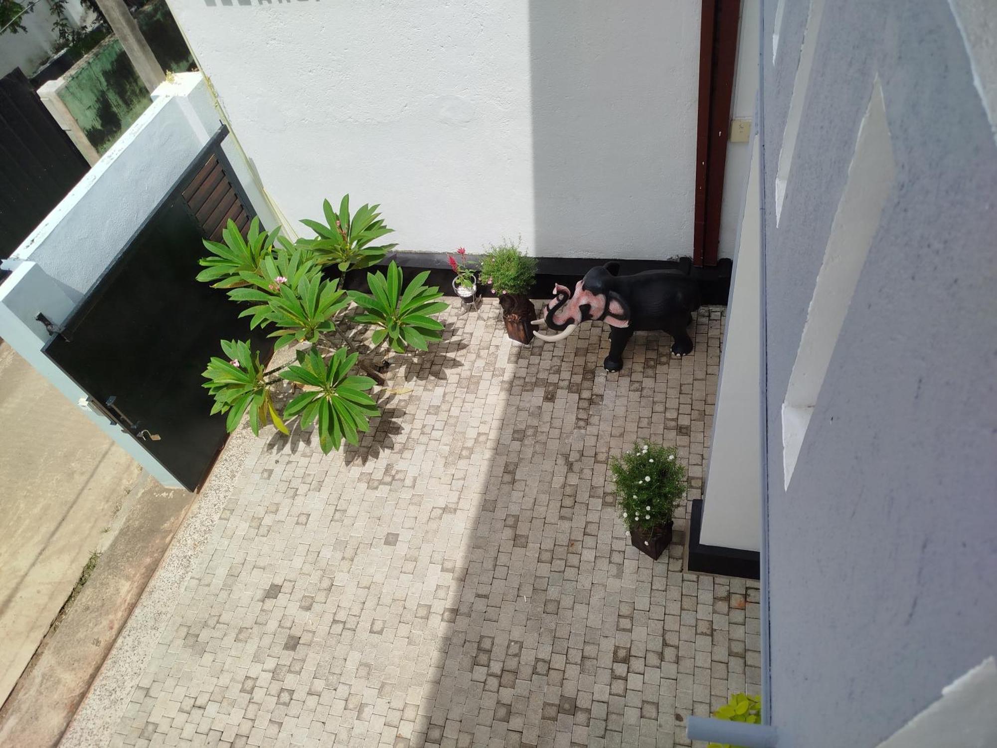 Elzangi Hotell Negombo Rom bilde